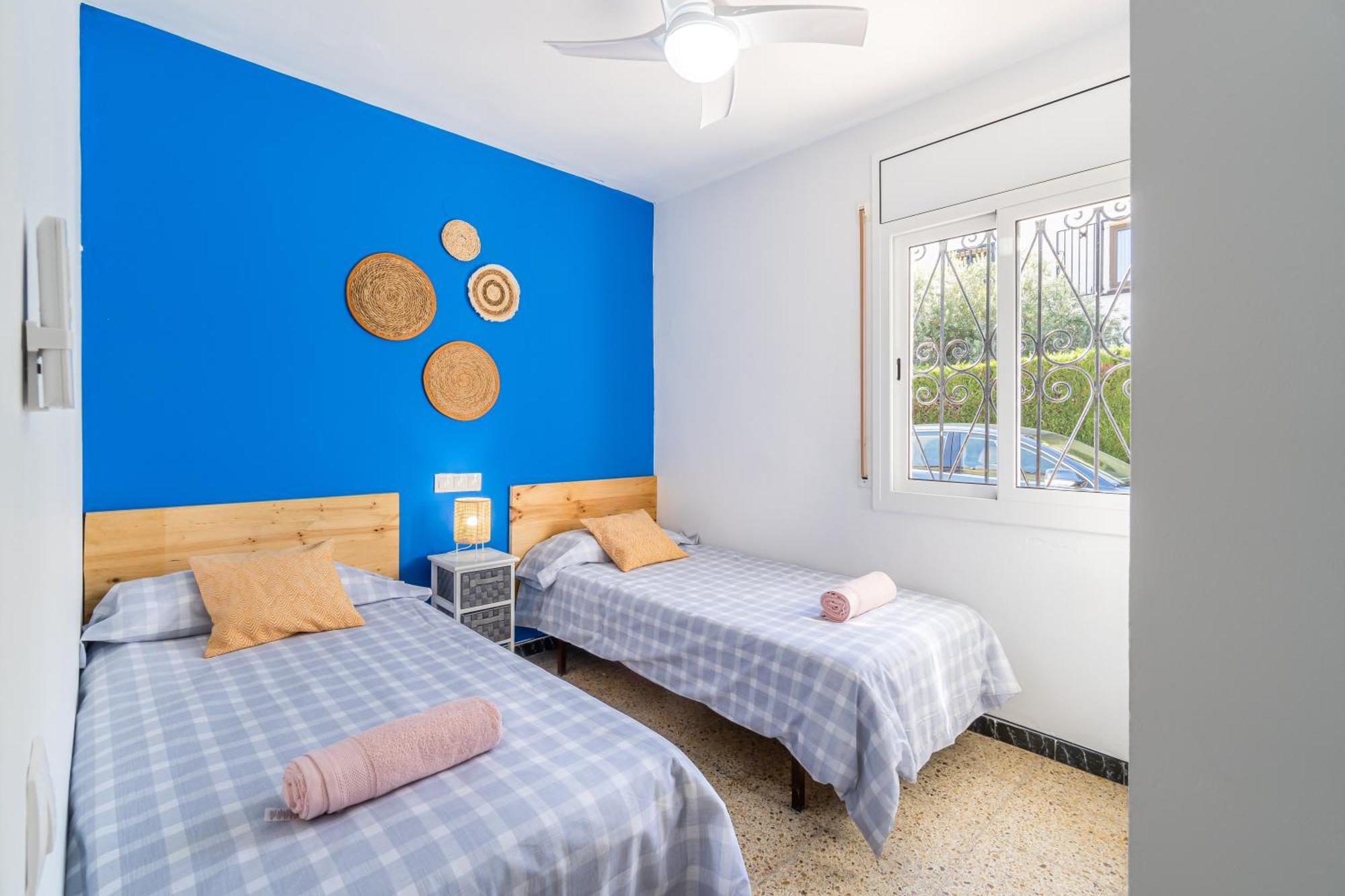 Calma Azul - 3Br - Terrace & Beach - Ac Wifi - 8 Guests カンブリルス エクステリア 写真