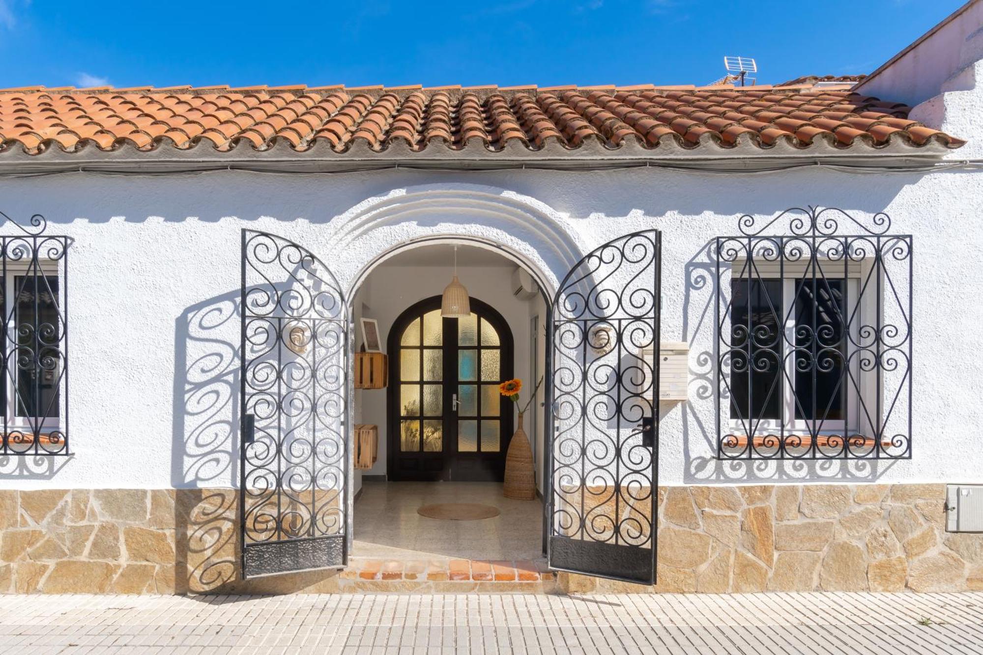 Calma Azul - 3Br - Terrace & Beach - Ac Wifi - 8 Guests カンブリルス エクステリア 写真